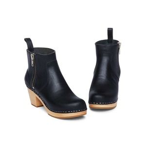 Swedish Hasbeens black leather wooden heeled clog boots size 5